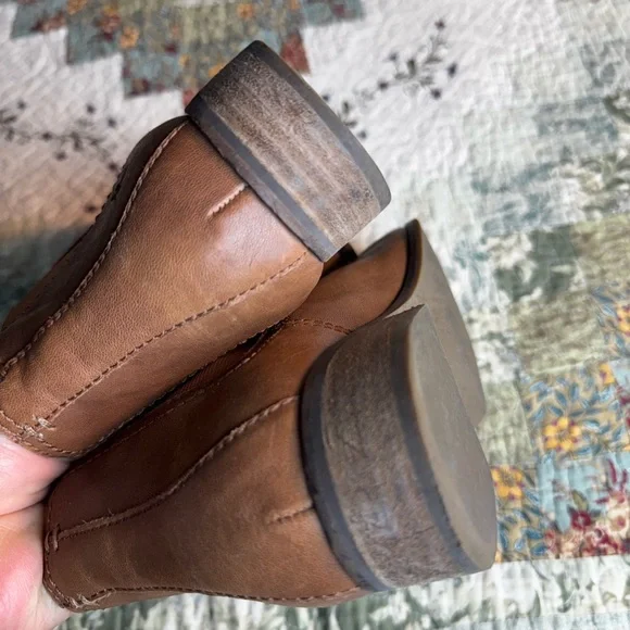 Frye Mallory Chelsea Booties in Cognac 8.5 - Picture 8 of 8